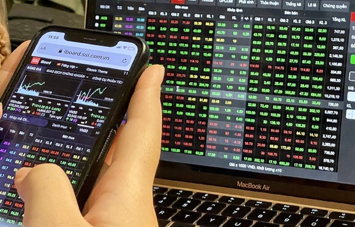 Chứng khoán liên tục tăng, vì sao nhiều nhà đầu tư vẫn chưa thể 'về bờ'?